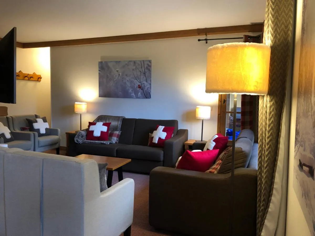 Image 1 of Le Grand Ours – Ski in ski out 4 bed chalet, Arc 1950