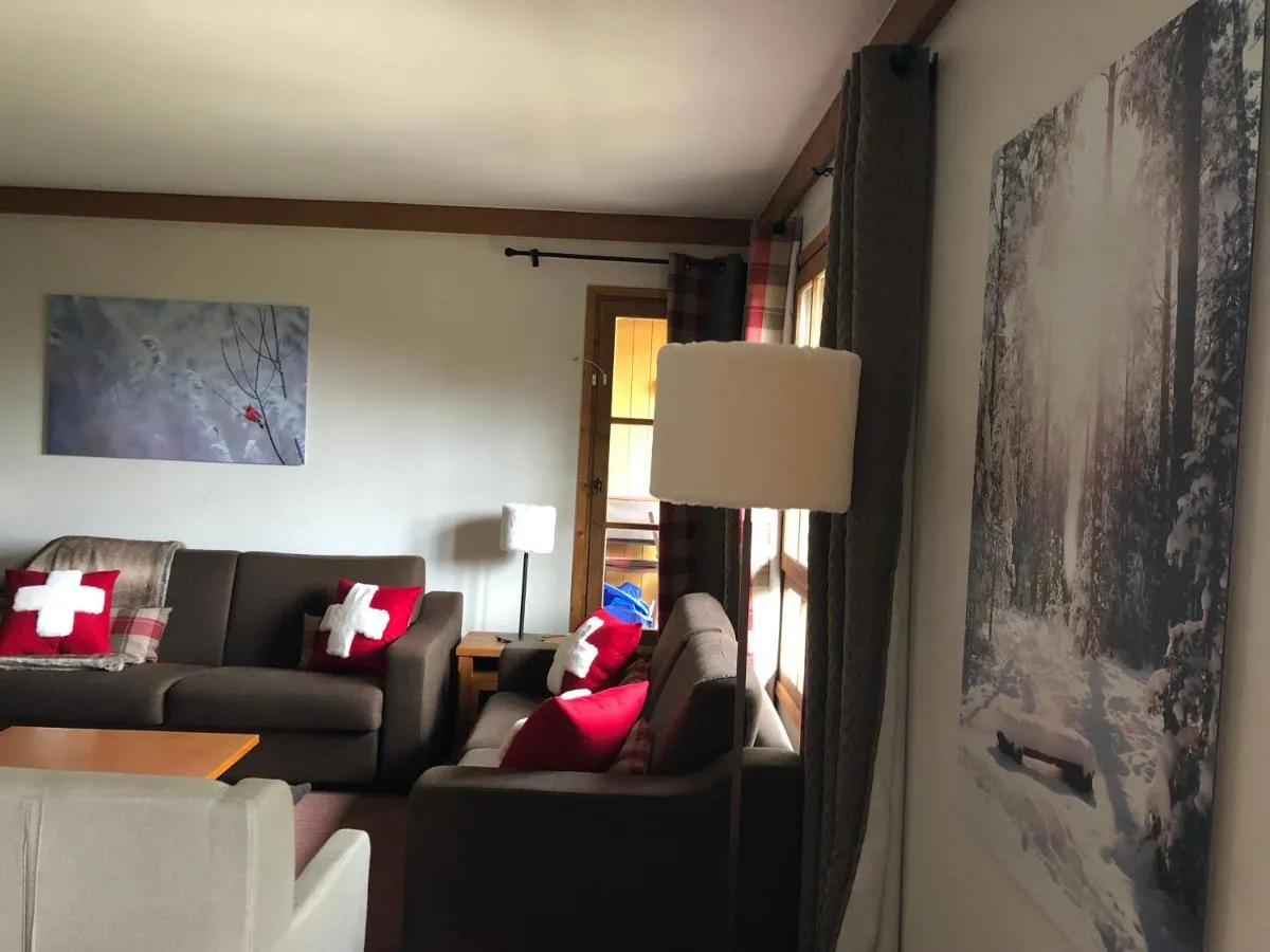 Image 4 of Le Grand Ours – Ski in ski out 4 bed chalet, Arc 1950