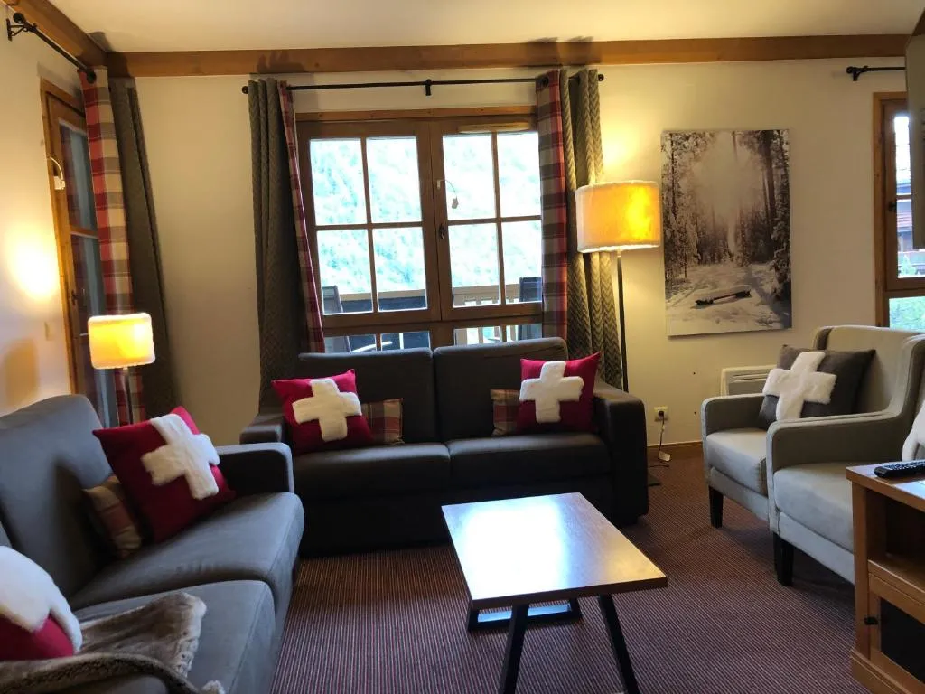 Image of Le Grand Ours – Ski in ski out 4 bed chalet, Arc 1950