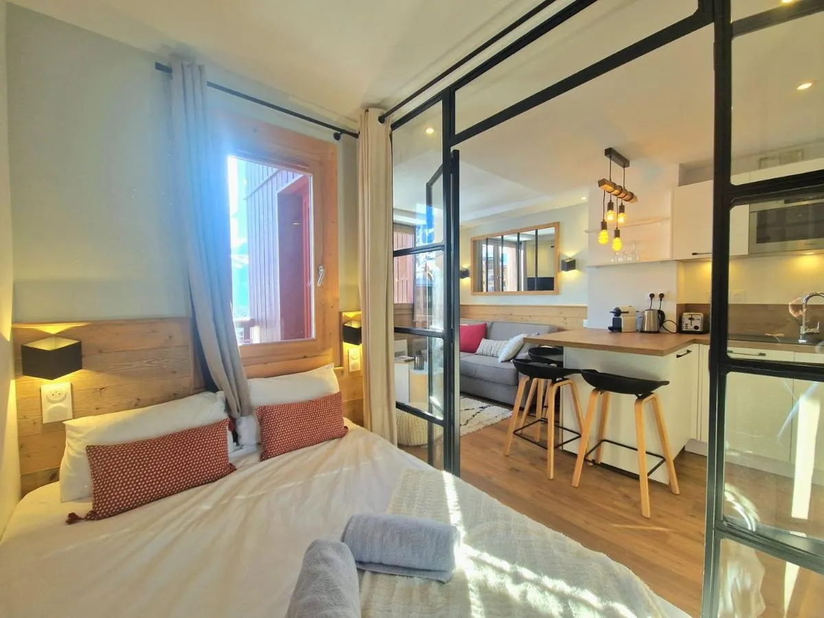 Image 2 of Le Refuge, 2050m La Plagne, Luxury apartment