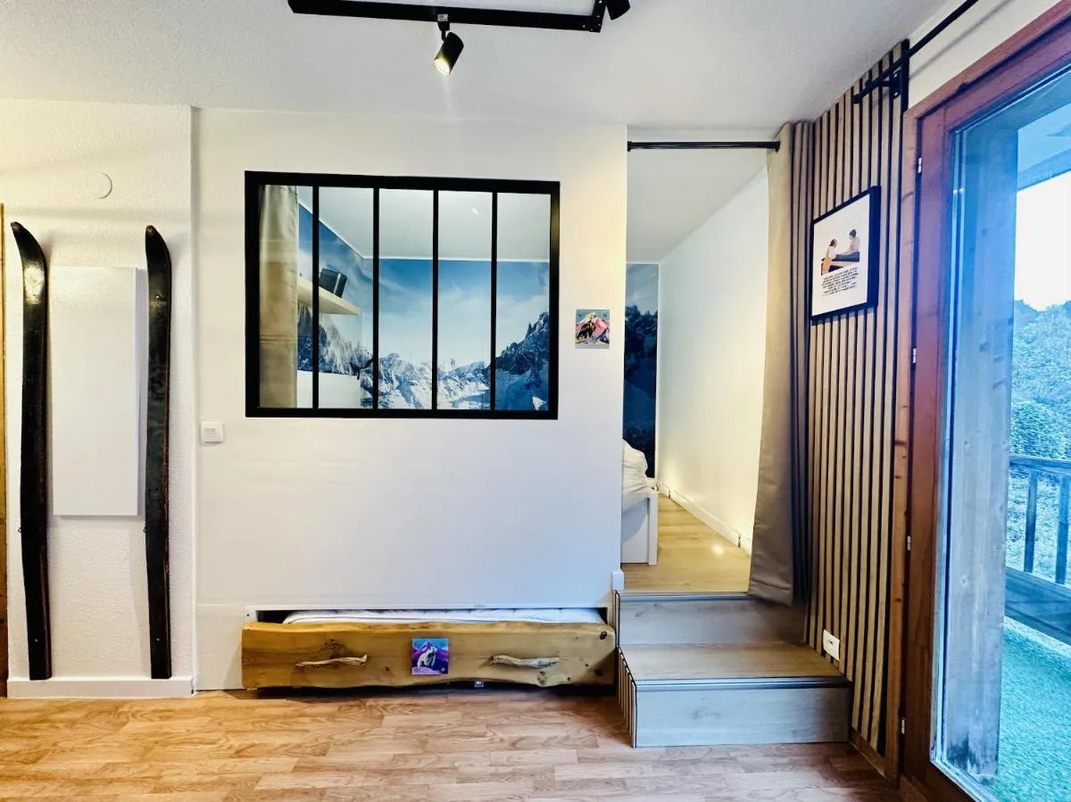 Image 3 of Les 3 Vallées, Appartement Montagnard avec Spa et Piscine
