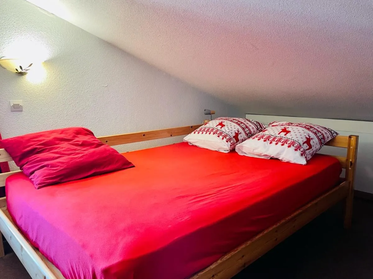 Image 6 of Les Menuires skis aux pieds