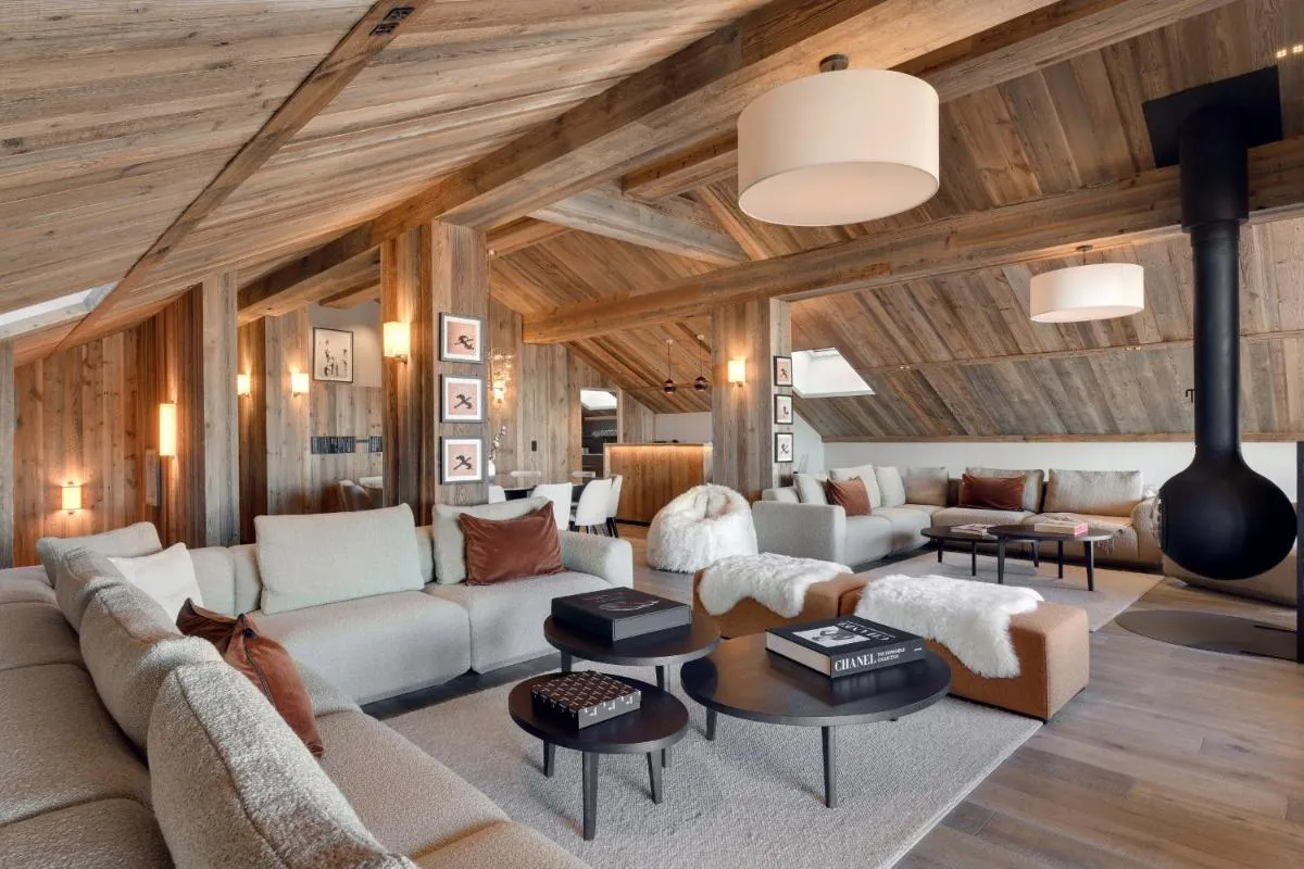 Image 2 of Luxury penthouse duplex ski in and out with spa