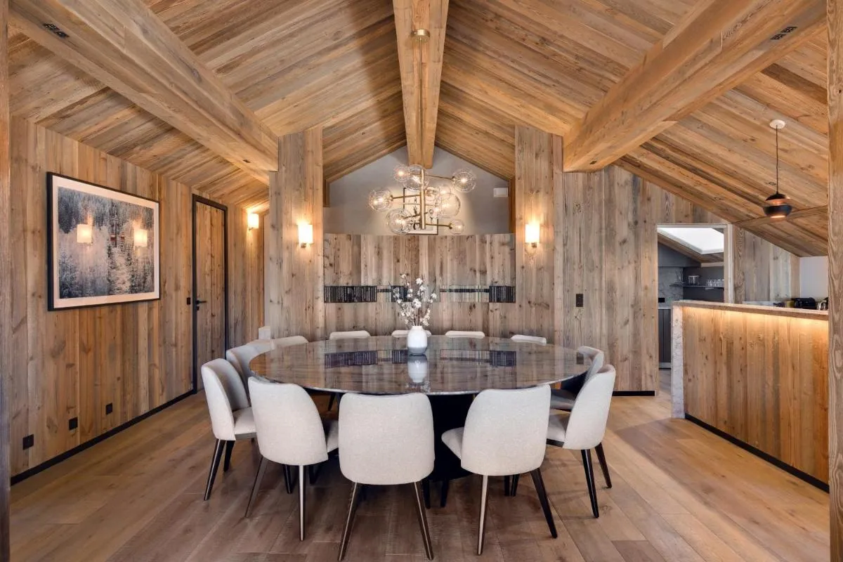 Image 6 of Luxury penthouse duplex ski in and out with spa