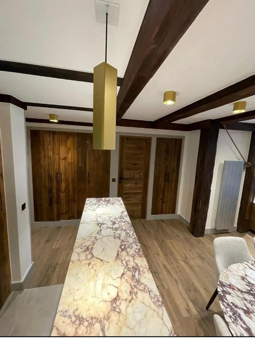 Image 6 of Luxury suite 70m2 balcon courchevel1850 parking