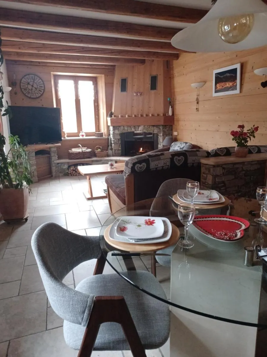Image 2 of Maison de village l autentic
