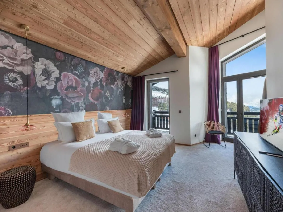 Image 1 of Mascara Penthouse Sirio