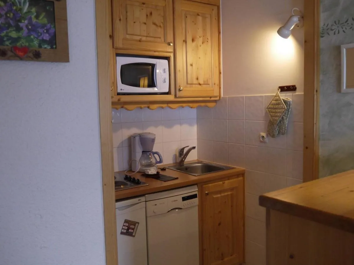 Image 2 of Méribel Mottaret: Apt 6 pers, balcon, casier skis, ascenseur, animaux admis – FR-1-355-33