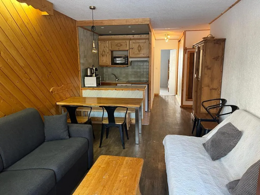 Image of MyHome – Moutières B2 17 – Grand 2 pièces traversant au Val Claret, 4 à 6 pers