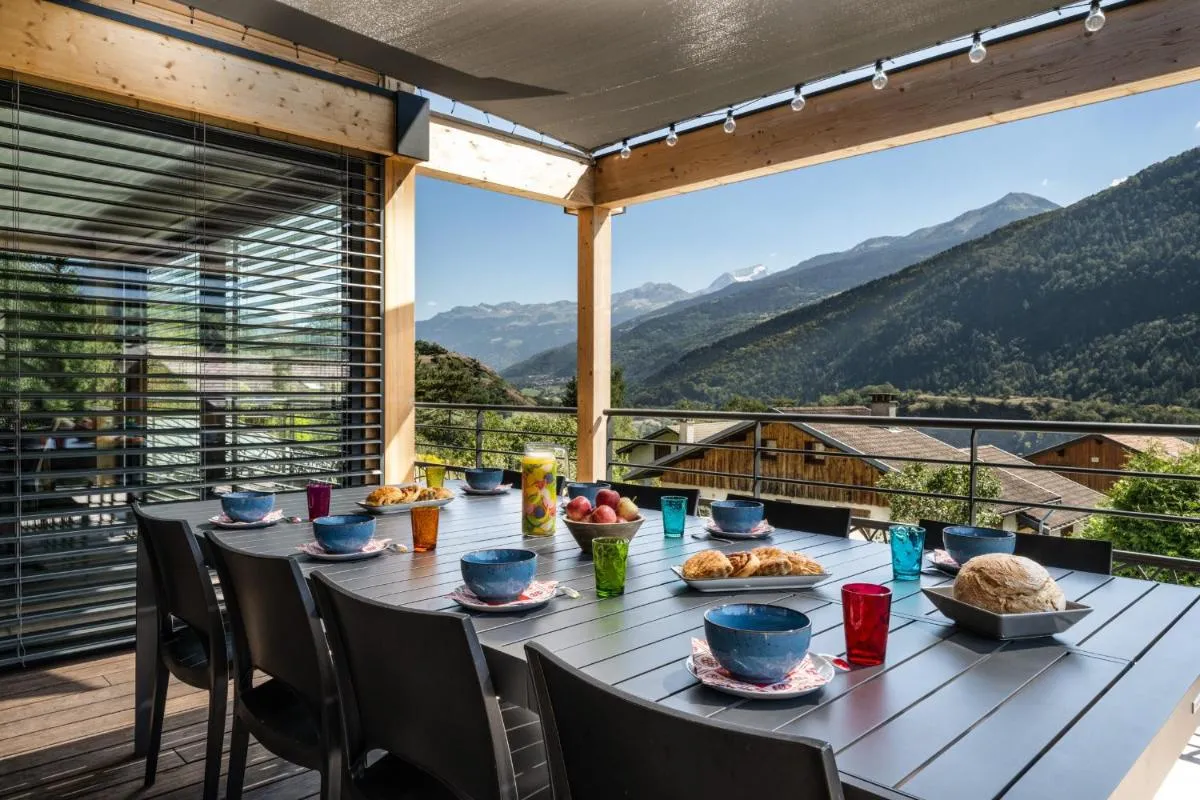 Image 5 of New chalet with Jacuzzi, summer pool, pétanque, close to Paradiski