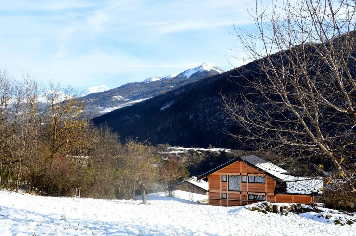 Image 3 of New chalet with Jacuzzi, summer pool, pétanque, close to Paradiski