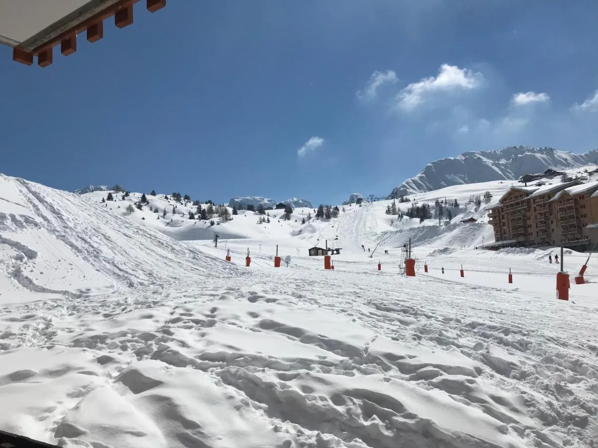 Image 1 of PLAGNE SOLEIL – 5 pers – 4 étoiles Paradiski – vue montagne – accès direct pistes skis aux pieds