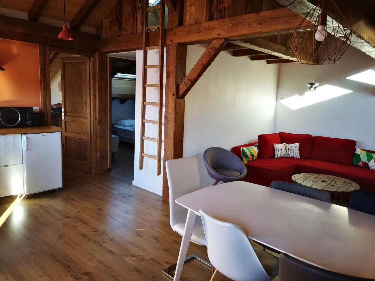 Image 2 of Petit Chalet Vieux Bois