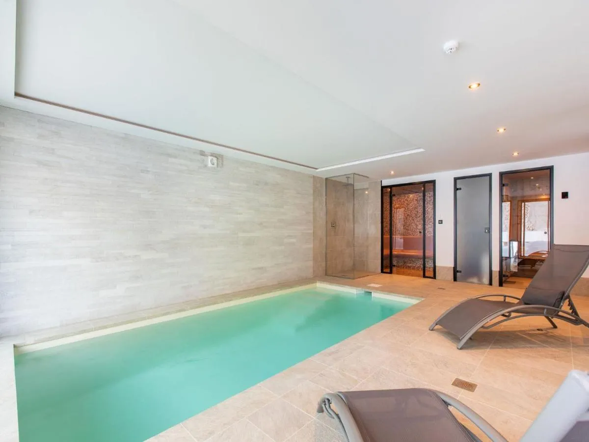 Image 1 of Prestigious chalet with views in Vanoise