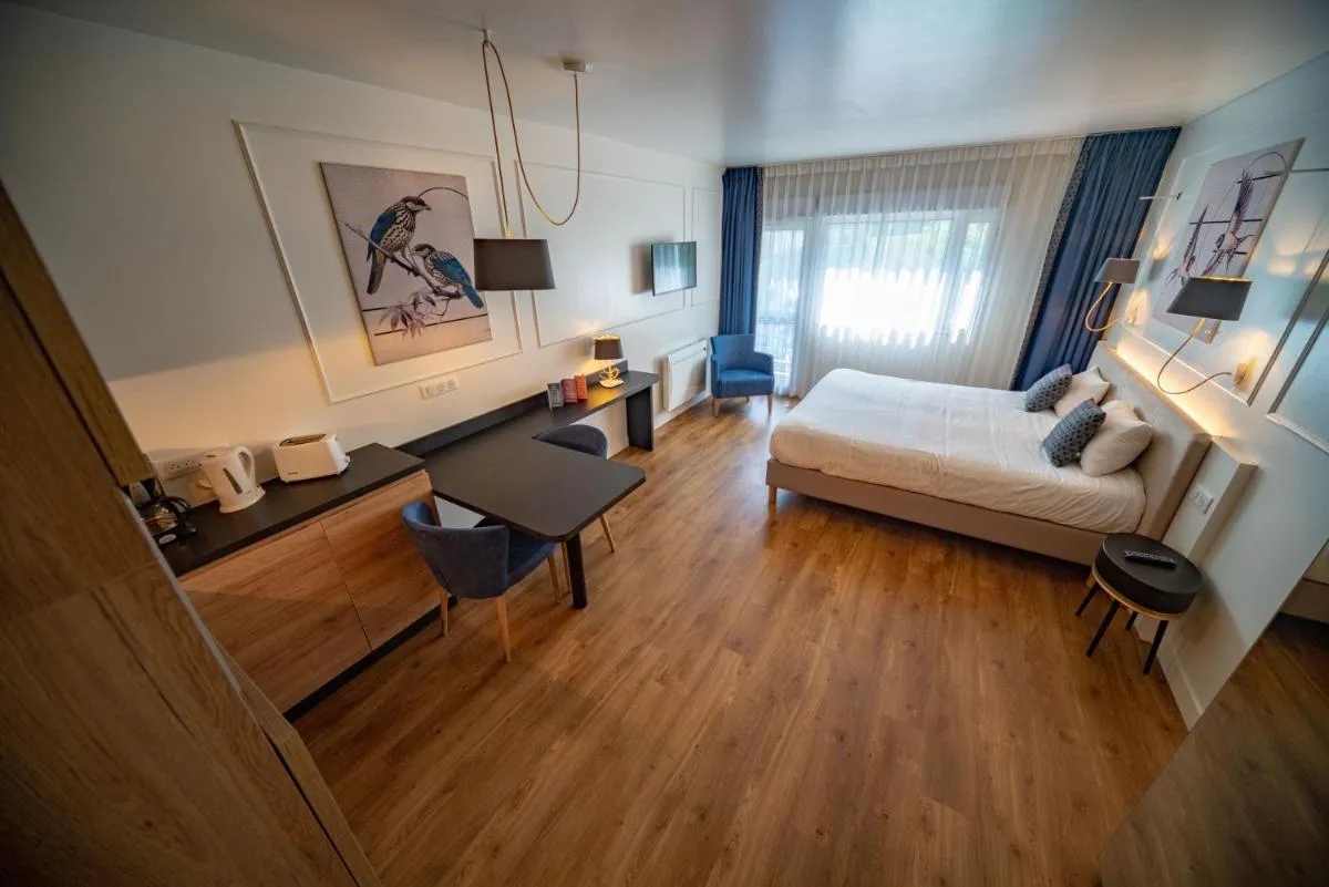 Image 2 of RESIDENCE Rive Droite