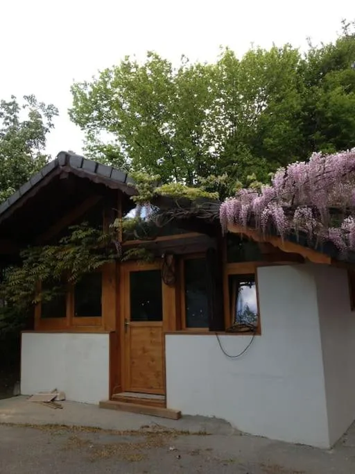 Image 1 of SAVOIE/ petit chalet studio meublé