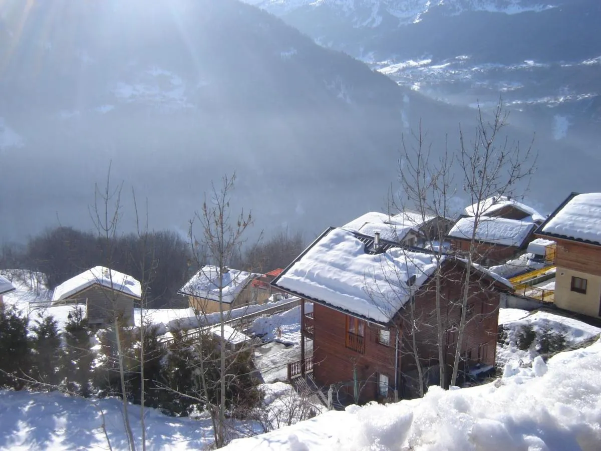 Image 2 of Ski Chalet – Chez Helene Ski fb