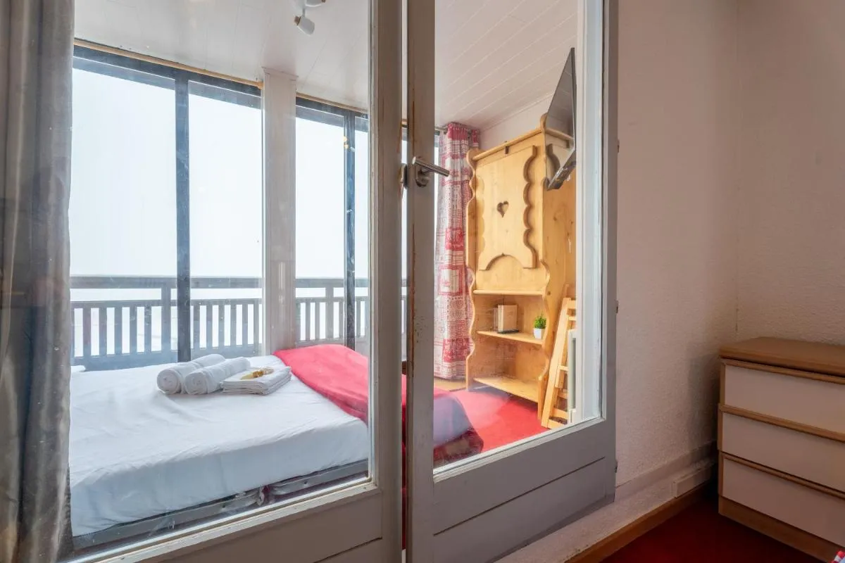 Image 4 of Ski In-Out – Heart of Val Thorens Superb View, Wifi, TV 2606