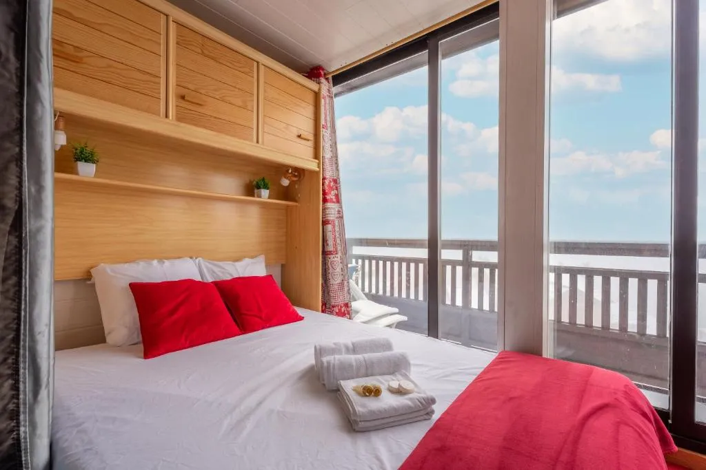 Image of Ski In-Out – Heart of Val Thorens Superb View, Wifi, TV 2606