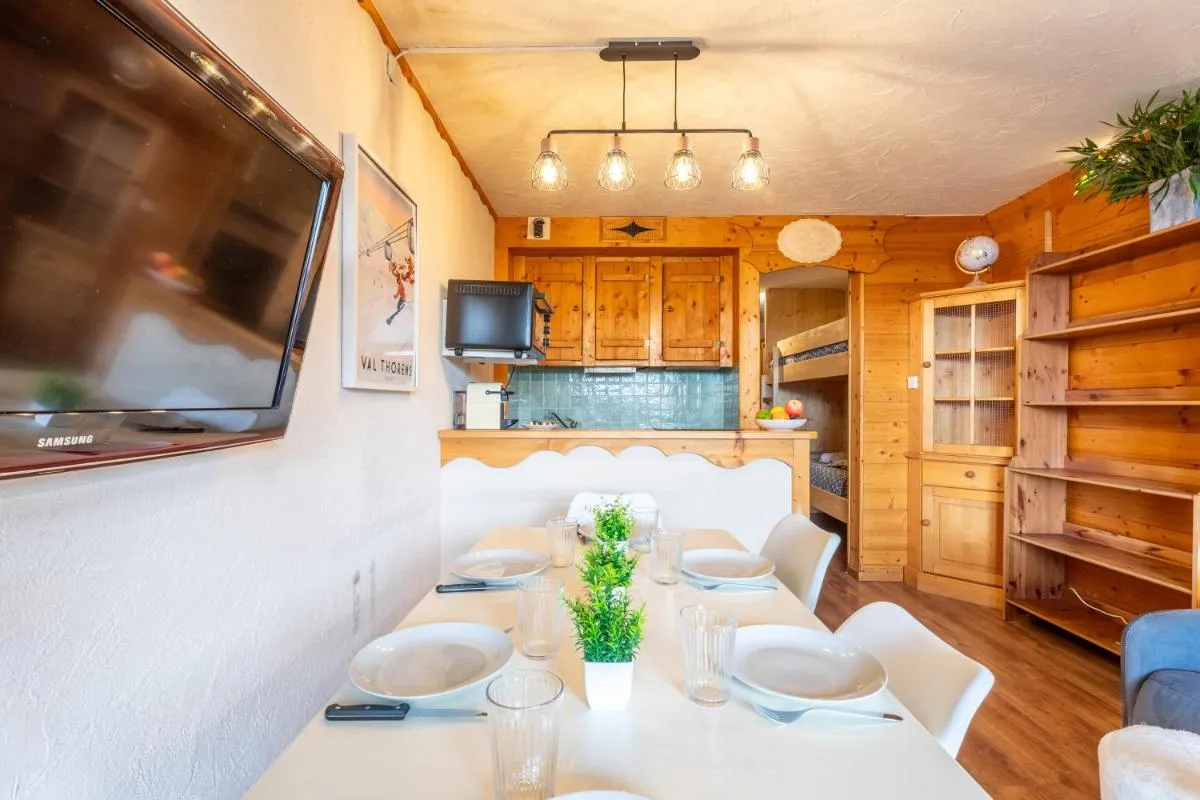 Image 2 of Ski In-Out – Heart of Val Thorens Warm-Hearted Apartment, WiFi 165