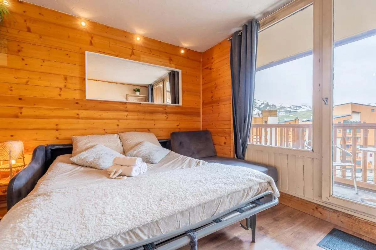 Image 4 of Ski In-Out – Heart of Val Thorens Warm-Hearted Apartment, WiFi 165
