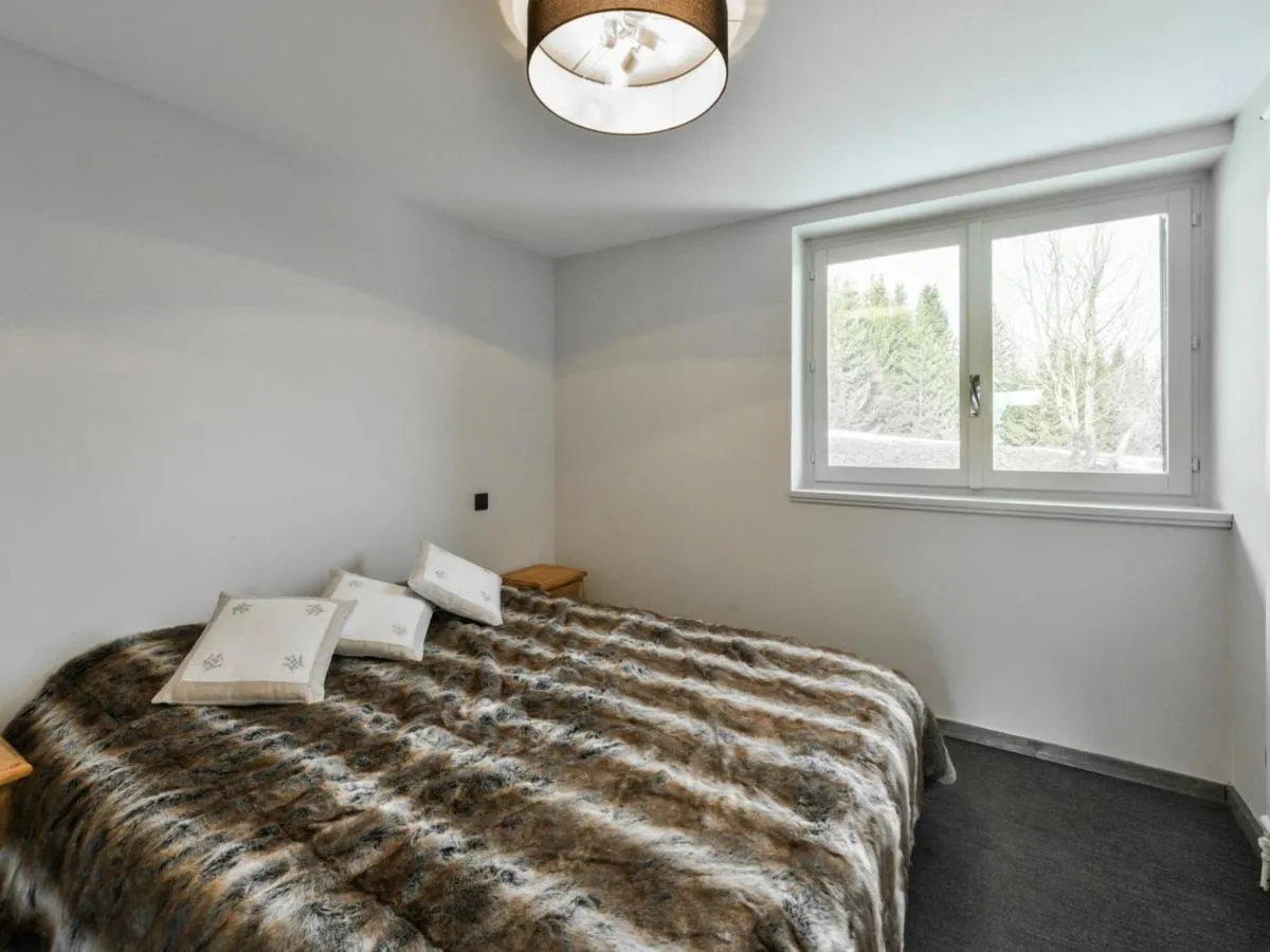 Image 3 of Ski au pied: Appartement T3 rénové avec PARKING à Courchevel 1850 – FR-1-514-46