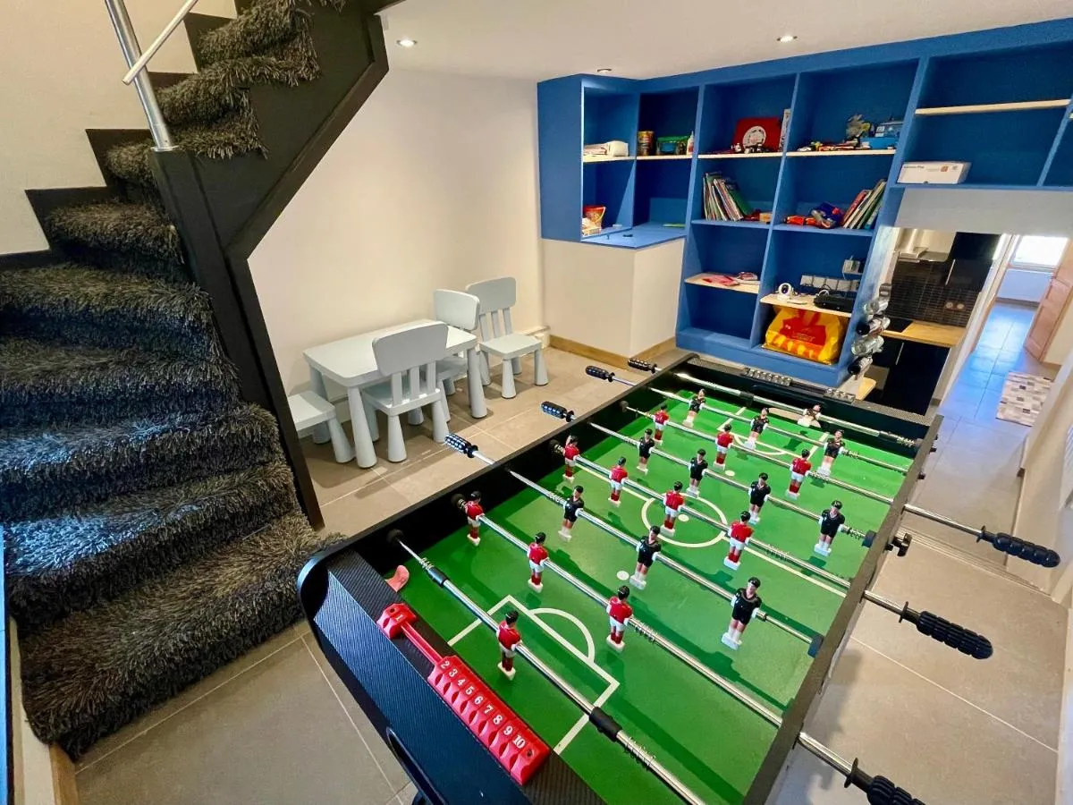 Image 4 of Ski in-Ski out! Spacious & Stylish Apartment for 8 in the heart of Lavachet