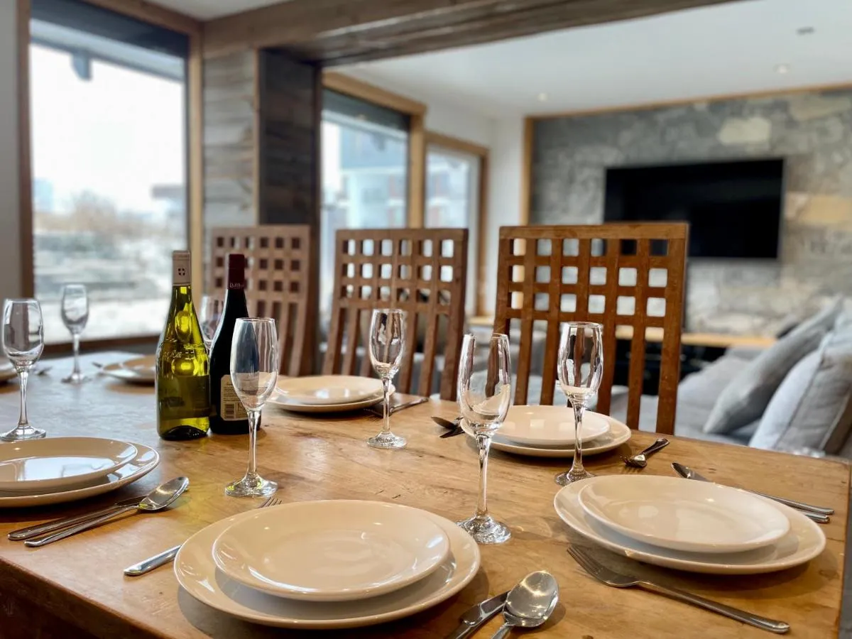 Image 2 of Ski in-Ski out! Spacious & Stylish Apartment for 8 in the heart of Lavachet
