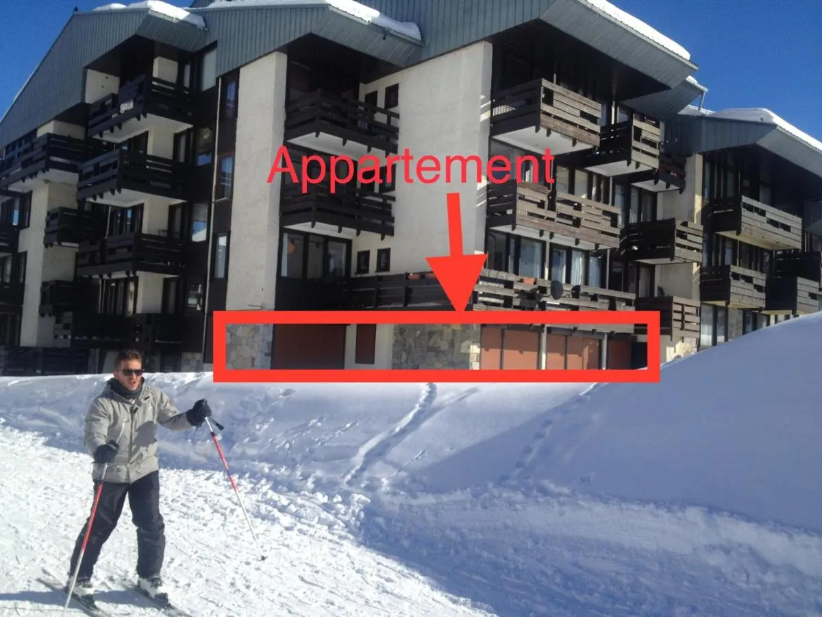 Image 6 of Ski in-Ski out! Spacious & Stylish Apartment for 8 in the heart of Lavachet