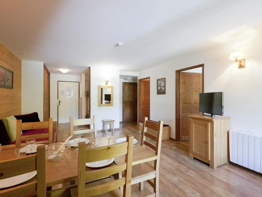 Image of Spacieux Appartement avec Balcon pour 8 Personnes à Brides-les-Bains – FR-1-512-1