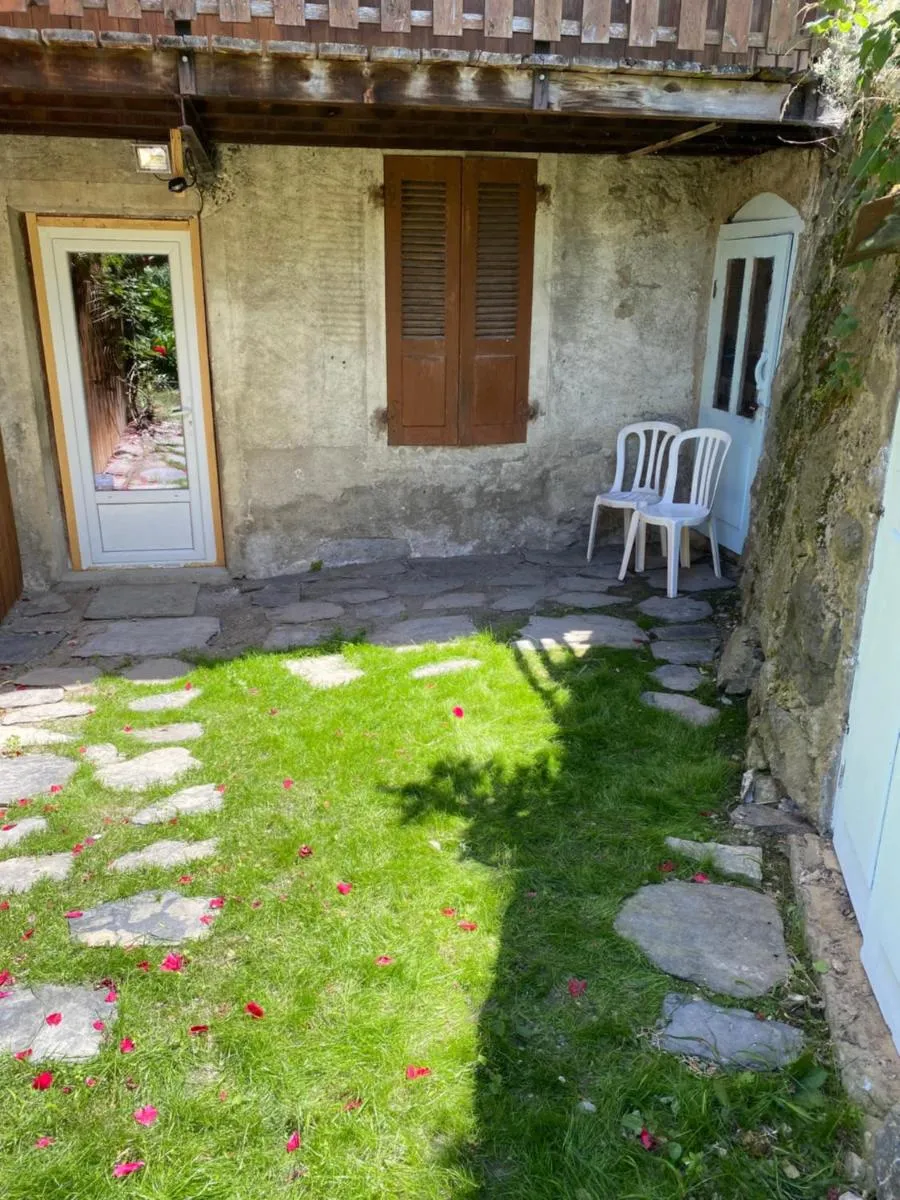 Image 4 of Studio Huguette