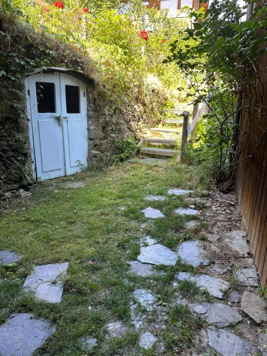 Image 5 of Studio Huguette