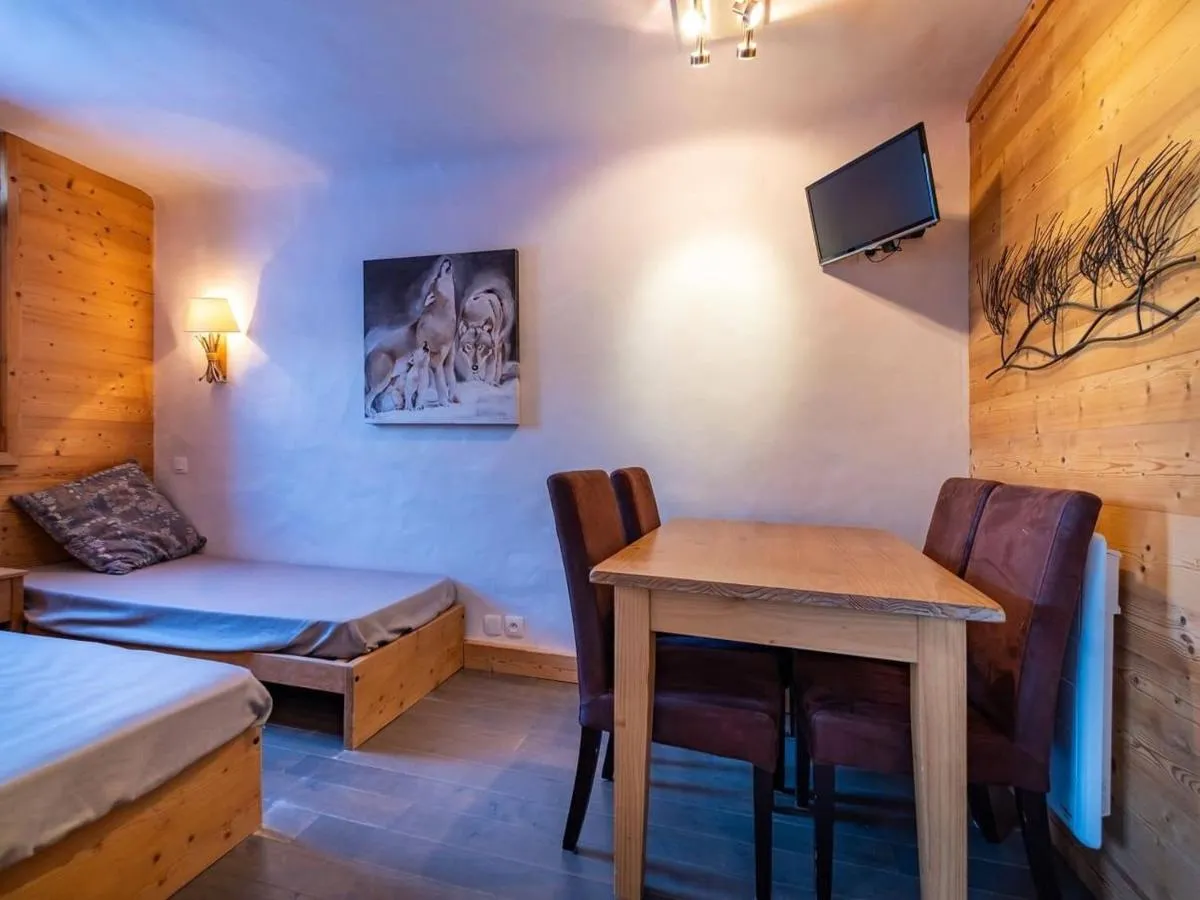 Image 1 of Studio confortable, casier à ski, proche pistes, Méribel – FR-1-355-164