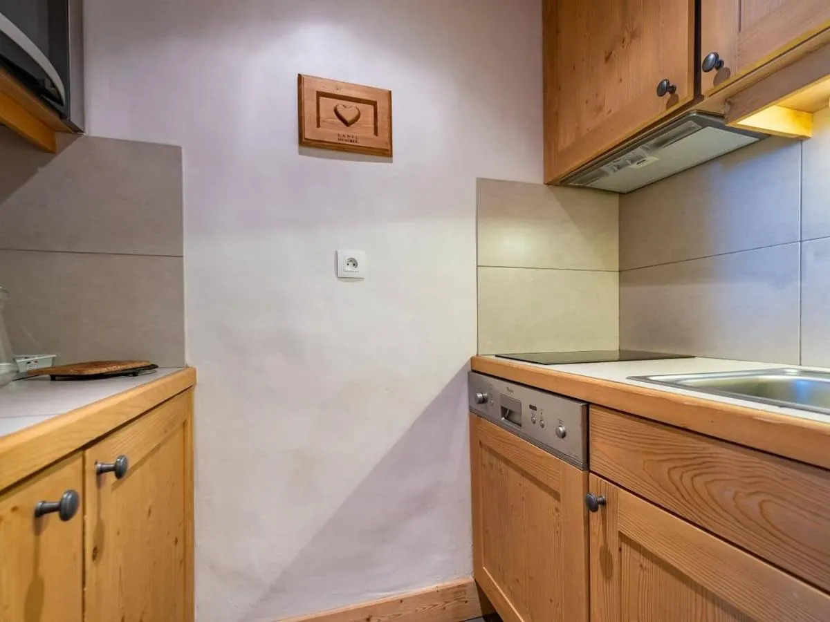 Image 6 of Studio confortable, casier à ski, proche pistes, Méribel – FR-1-355-164