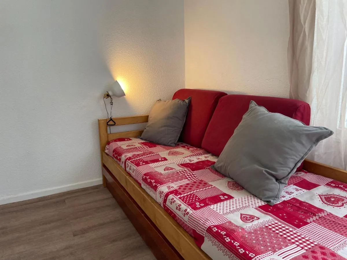 Image 3 of Studio rénové avec accès direct aux pistes et la Croisette, au coeur des Menuires