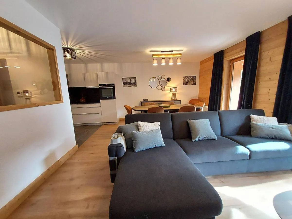 Image 1 of Superbe Appartement Pied de Pistes pour 7 pers avec Balcon, WIFI et Parking – FR-1-356-495