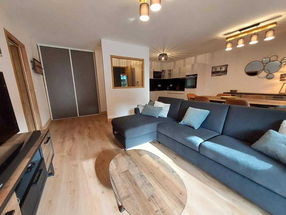 Image 2 of Superbe Appartement Pied de Pistes pour 7 pers avec Balcon, WIFI et Parking – FR-1-356-495