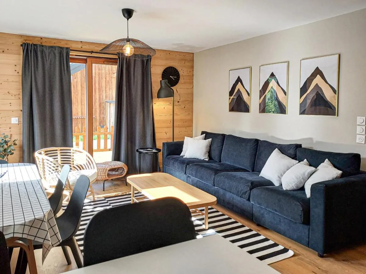 Image 1 of Superbe Chalet Duplex 3* avec Parking et WIFI au Pied des Pistes, Valmorel – FR-1-356-392