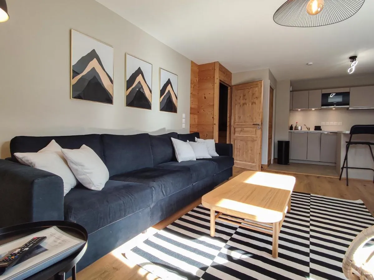 Image 4 of Superbe Chalet Duplex 3* avec Parking et WIFI au Pied des Pistes, Valmorel – FR-1-356-392