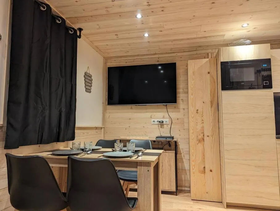 Image 1 of Superbe appartement sur le front de neige