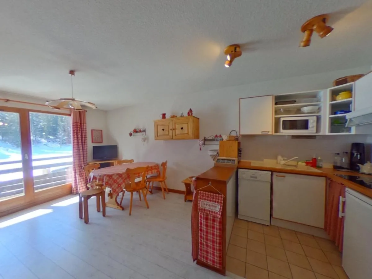 Image 6 of T3 Montagne, 2 chambres, centre station, skis aux pieds – FR-1-513-38