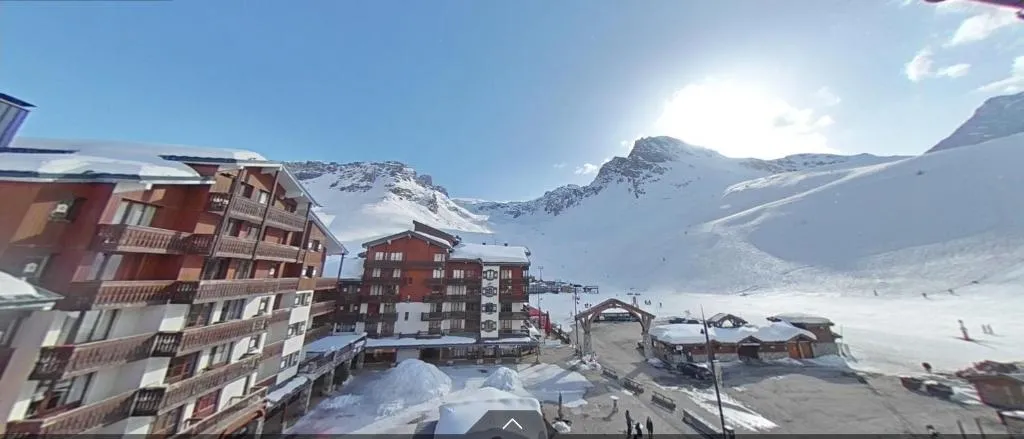 Image of Tignes rond point des pistes vue panoramique au soleil