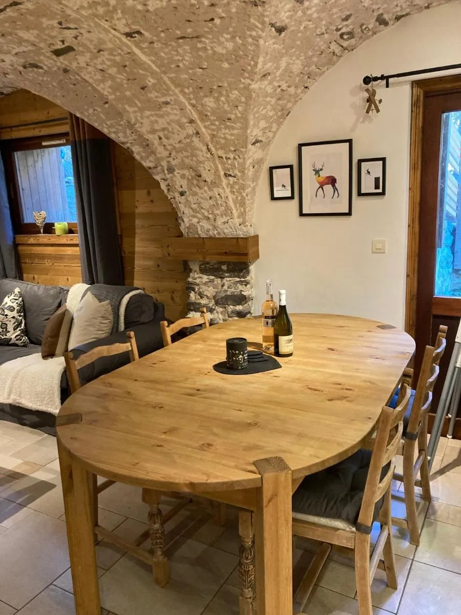 Image 3 of Two Bedroom Apartment La Voute, Chandon near Meribel – Sleeps 4 Adults or 2 Adults and 3 Children