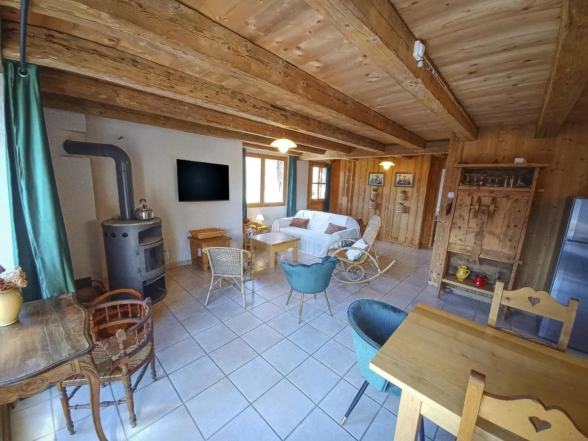Image 2 of Unique à Champagny l’appartement Panoramik dans un Chalet d’Alpage avec une vue exceptionnelle