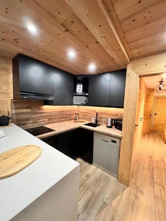 Image of VAL THORENS, SERAC 7 – TOUT NEUF, pied des pistes, plein sud, vue magnifique – familial