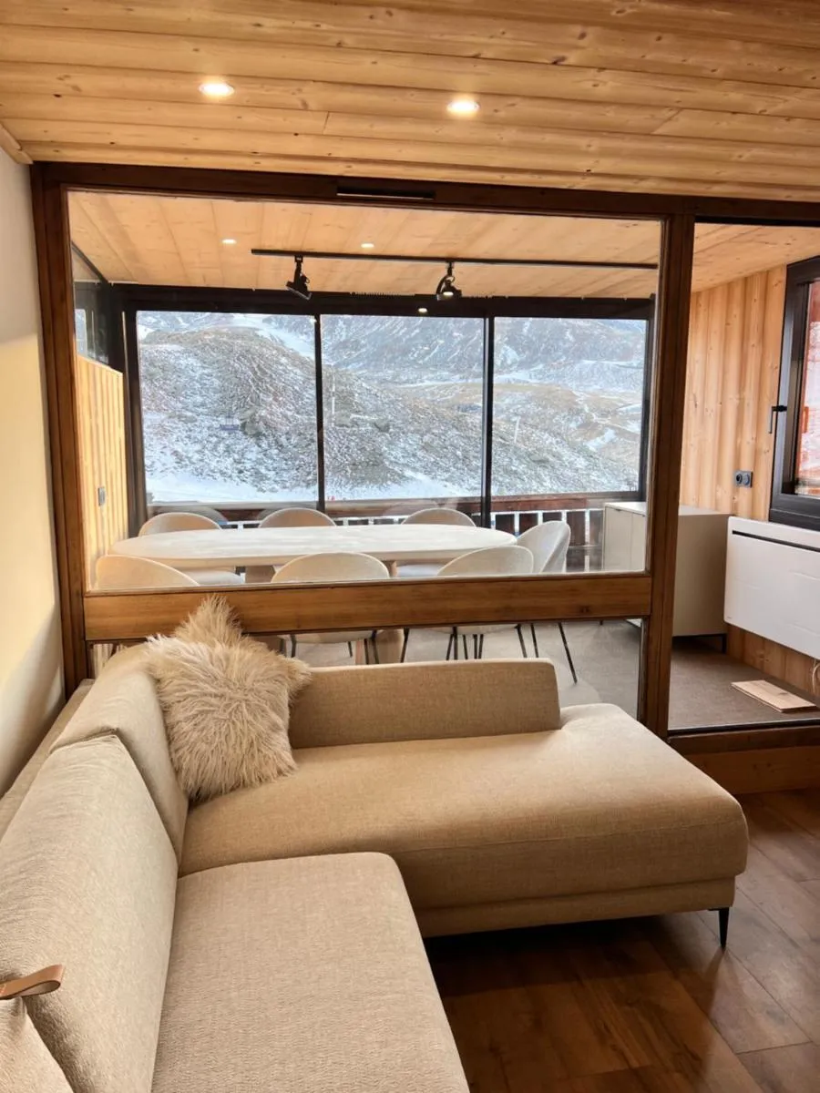 Image 5 of VAL THORENS, SERAC 7 – TOUT NEUF, pied des pistes, plein sud, vue magnifique – familial