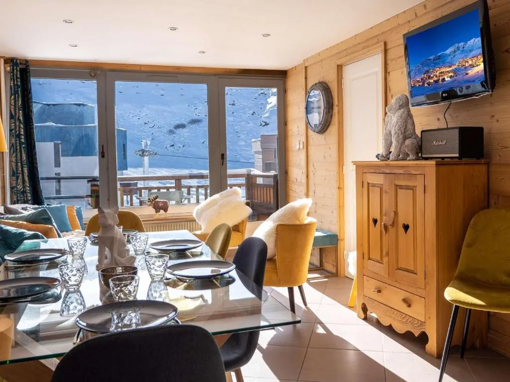 Image of Val Thorens – Appt 6 pers rénové, 2 chambres, WiFi, loc. à skis, proche pistes – FR-1-637-28
