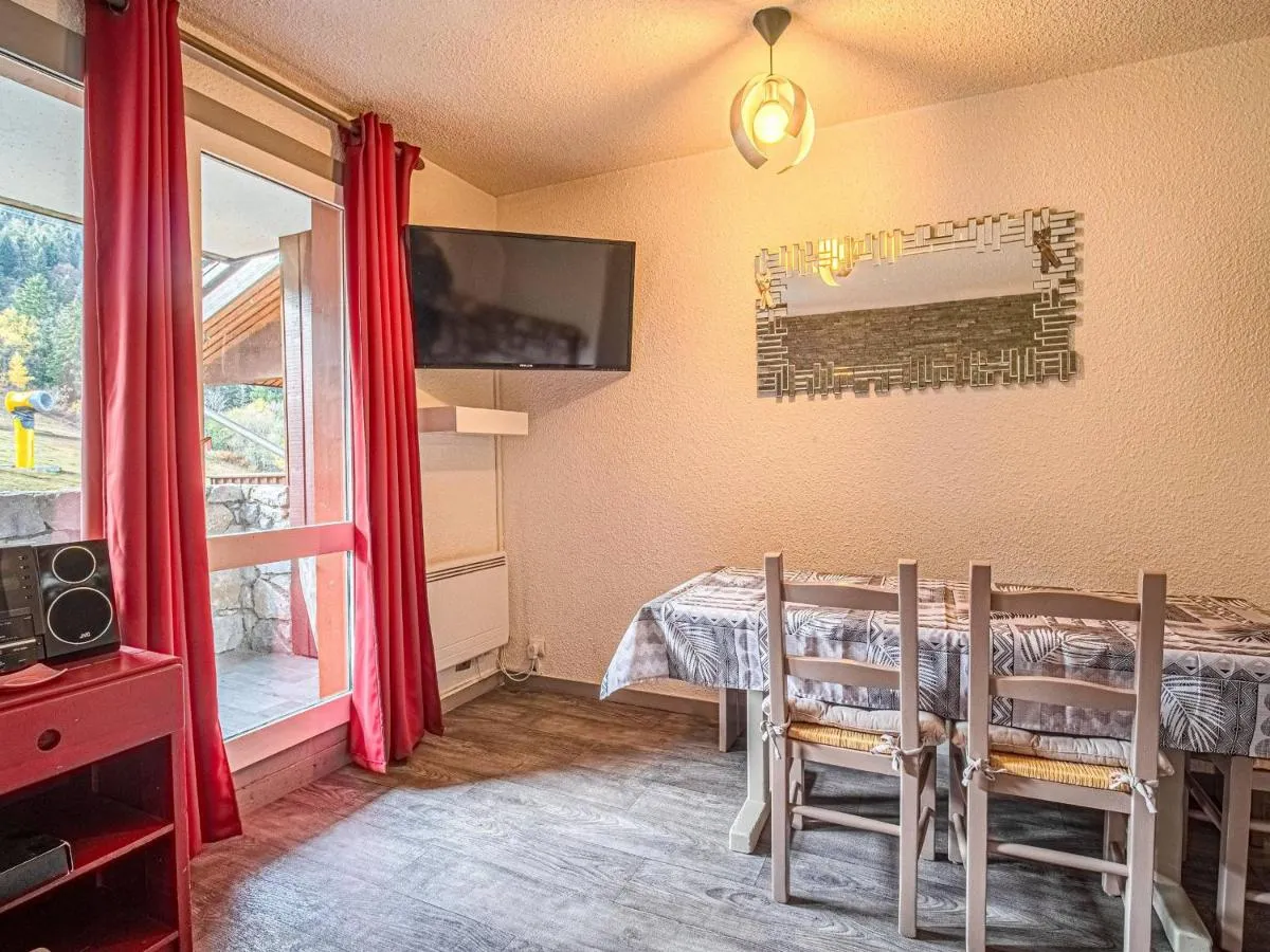 Image 2 of Valmorel – Appartement 2 pièces avec balcon, accès pistes et animaux admis – FR-1-356-494