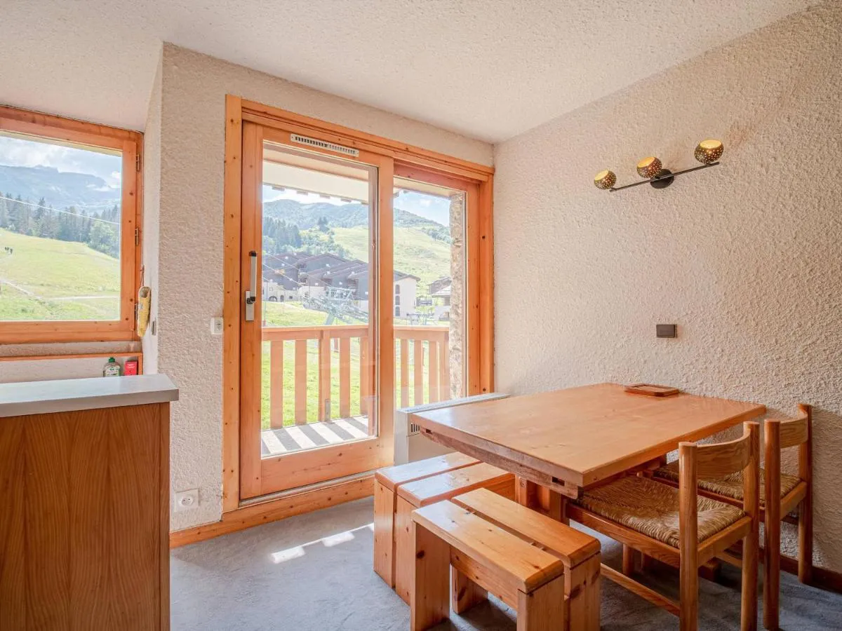 Image 4 of Valmorel: Appt 32m², skis aux pieds, balcon, casier à skis – FR-1-356-486
