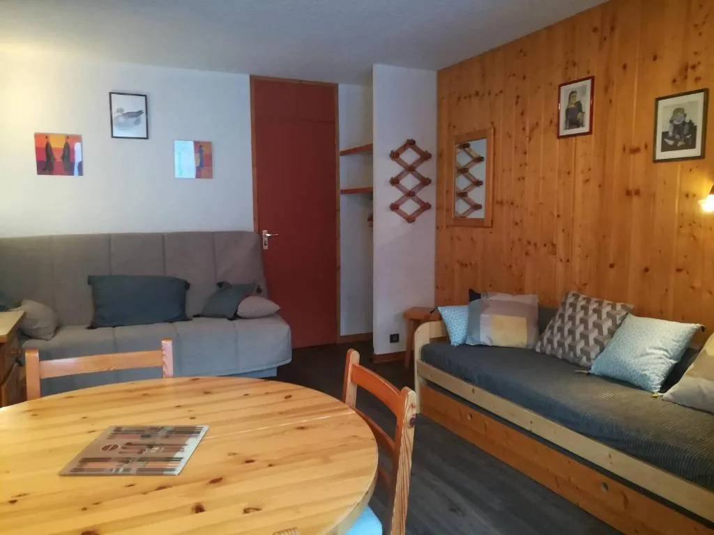 Image of Valmorel: Apt Ski aux Pieds, 4 pers, Balcon – FR-1-356-496